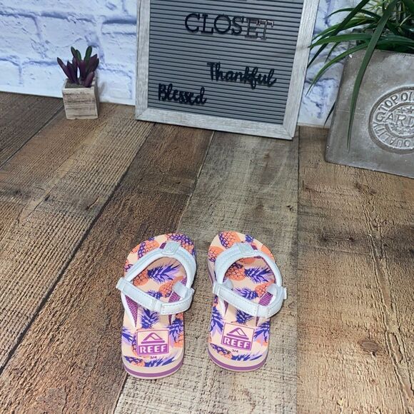 Reef Girls Little Ahi Sandals Coral Pineapple - Picture 6 of 10